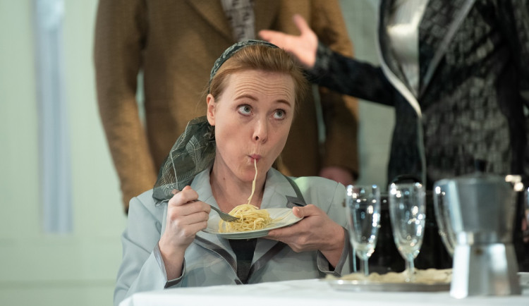 Světový den divadla oslaví herci plzeňské činohry on-line večeří