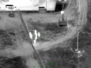 Takto zachytil zadržení první skupiny migrantů u Plzně policejní vrtulník