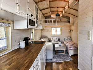 Maringotku proměnil Ondřej Vácha za šest měsíců v malý rodinný klenot, teď se mu hrnou další zakázky