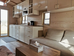 Maringotku proměnil Ondřej Vácha za šest měsíců v malý rodinný klenot, teď se mu hrnou další zakázky