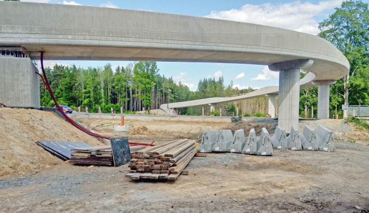 Lávka u Kamenného rybníka by se měla otevřít do konce května