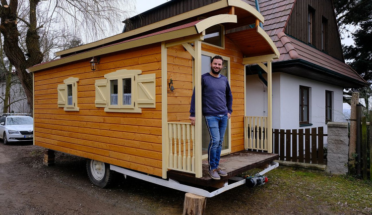Maringotku proměnil Ondřej Vácha za šest měsíců v malý rodinný klenot, teď se mu hrnou další zakázky