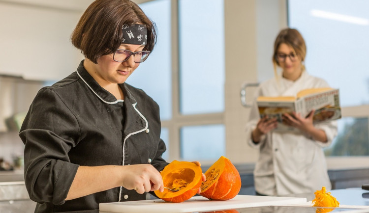 Zájem o studium v oblasti hotelnictví neklesá, uchazečů se dokonce hlásí více než vloni