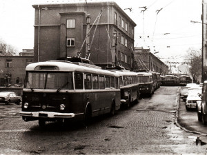 Před 80 lety vyjely do ulic Plzně první trolejbusy, ročně přepraví miliony cestujících