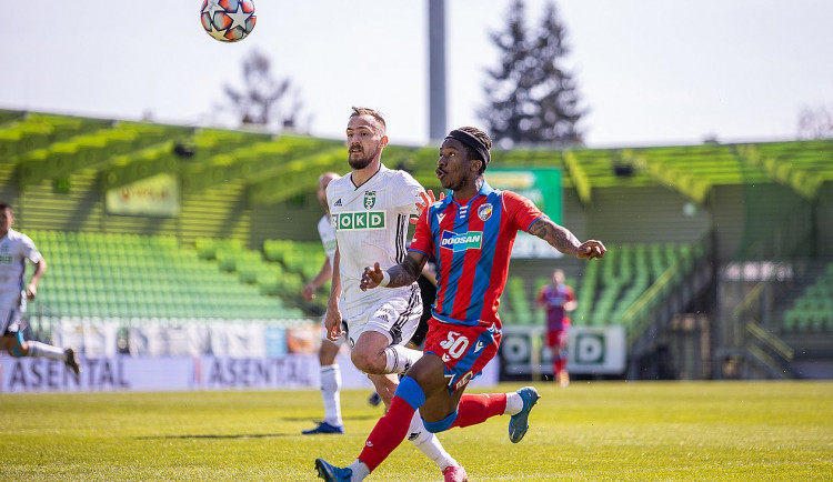Série výher skončila, hráči FC Viktoria Plzeň uhráli s Karvinou remízu 1:1