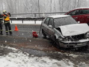 Řidiči pozor, připravte se v pondělí na návrat zimy. Sněžit bude i v Plzeňském kraji