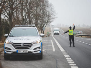 Nerespektování mimořádných opatření zjistili policisté v Plzeňském kraji u 2,5 procenta kontrolovaných řidičů