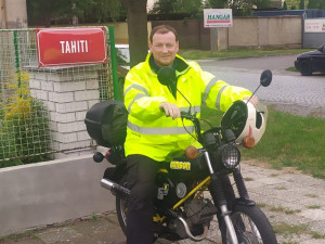 Tahiti (ČR) - Ulice, Pečky, 50.0843861N, 15.0285194E