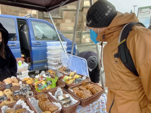 O farmářské trhy byl obrovský záměr, někteří trhovci měli během chvíle vyprodáno