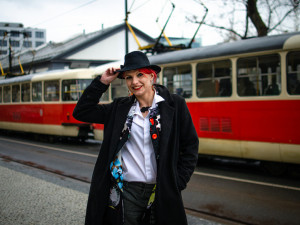 Často na mě mávají děti nebo mladí, říká Tramvajačka Karolína z Instagramu