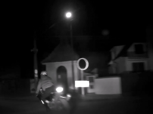 Poslední metry motorkáře před jeho pádem