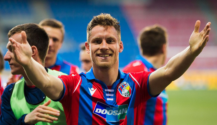 Důležité vítězství, radoval se Lukáš Kalvach. Oslavu gólu věnoval přítelkyni