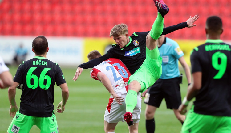 Plzeň nestačila na mistrovskou Slavii, v Edenu prohrála vysoko 5:1