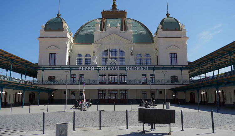 Startuje rekonstrukce historické budovy na hlavním vlakovém nádraží v Plzni za 668 milionů