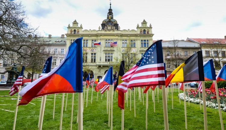 V předvečer zahájení Slavností svobody uctila Plzeň památku obětí válek