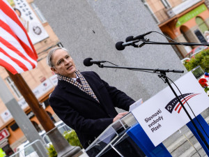 Pietní akt u památníku Díky, Ameriko! sledovali veteráni v USA v přímém přenosu