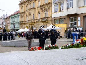 Pietní akt u památníku Díky, Ameriko! sledovali veteráni v USA v přímém přenosu
