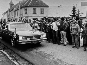 Fotografie StB z archivu ABS. Odjezd z Kolovče 1986