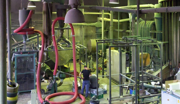 Plzeňští vědci vyvinuli unikátní technologii na separaci plastů