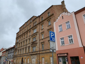 Nechvalně proslulý rómský dům v Resslově ulici čeká demolice