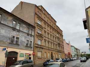 Nechvalně proslulý rómský dům v Resslově ulici čeká demolice