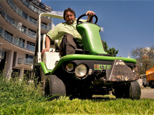 Centrální plzeňský obvod zavádí na svém území nový způsob sekání trávy