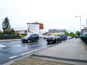 Řidiči, připravte se na objížďky. Most přes železniční trať v Lobezské ulici se uzavře