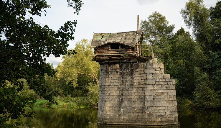 Chaloupka milovaná i nenáviděná, lidé zahlcují sociálně sítě fotkami unikátní chatrče
