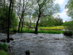 Nejvíce se vylila z břehů Úslava v obci Prádlo, na jediném místě v Česku tam platí 3. stupeň povodňové aktivity