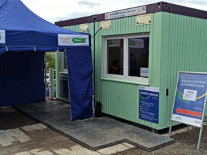 První drive-in očkovací centrum proti koronaviru má soukromá plzeňská nemocnice