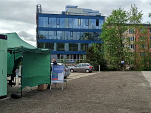 První drive-in očkovací centrum proti koronaviru má soukromá plzeňská nemocnice