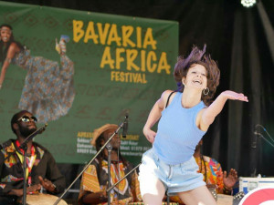 Divoké, intenzivní a uvolněné, říká o afrických tancích lektorka a psychoterapeutka Marie Fialová