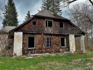 Do legendární šumavské hájovny Pustina jezdil i prezident Beneš, teď je z ní ruina