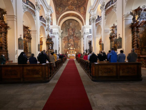 V jezuitském kostele po dlouhé pauze zazněla mše, památka je znovu otevřena veřejnosti