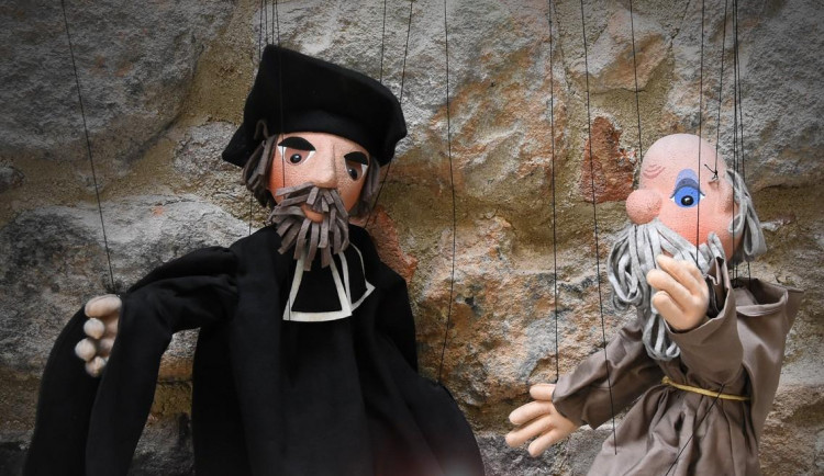 Křesťanské svátky originálně představují loutky ze sbírek plzeňského muzea