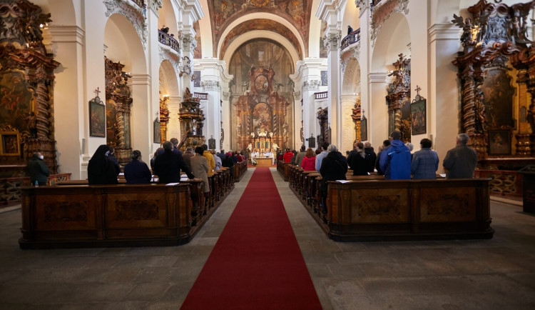 Po letech opět zazněla ve zrekonstruovaném jezuitském kostele mše