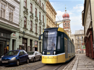 Chytrá tramvaj bez řidiče by měla v ulicích Plzně jezdit už od roku 2027