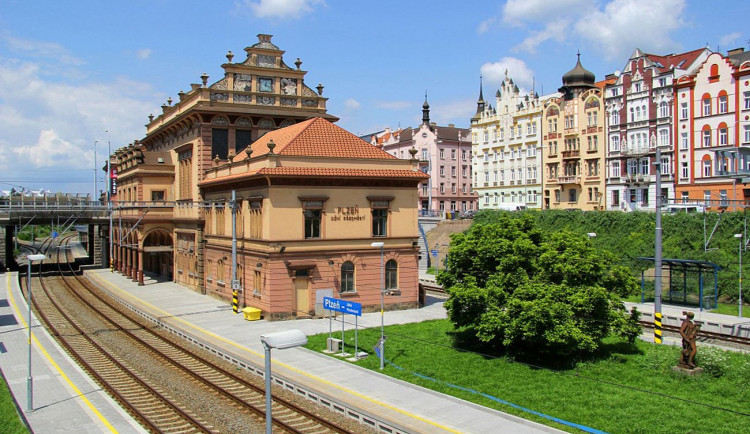 Nádražní budovu ve stanici Plzeň-Jižní Předměstí čeká rekonstrukce za 95 milionů