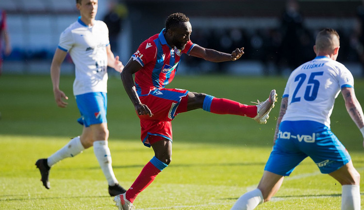 Do Opavy nejedeme s tím, že nám stačí bod. Chceme vyhrát, říká viktorián Kayamba