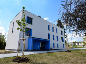 Seniorům o mladým rodinám budou nově sloužit desítky městských bytů v Zátiší