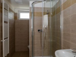 Seniorům, zdravotně postiženým i mladým rodinám bude nově sloužit 77 městských bytů v Zátiší