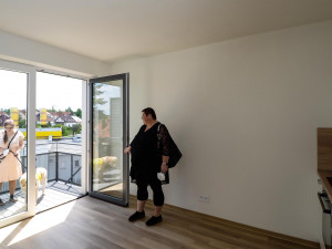 Seniorům, zdravotně postiženým i mladým rodinám bude nově sloužit 77 městských bytů v Zátiší