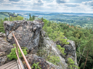 Nová kniha mapuje 77 romantických, dobrodružných a tajemných míst Křivoklátska