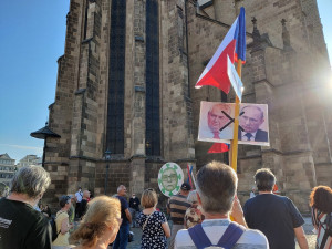 Plzeňané na demonstraci dali vládě čočku a vzkazují: Chceme změnu