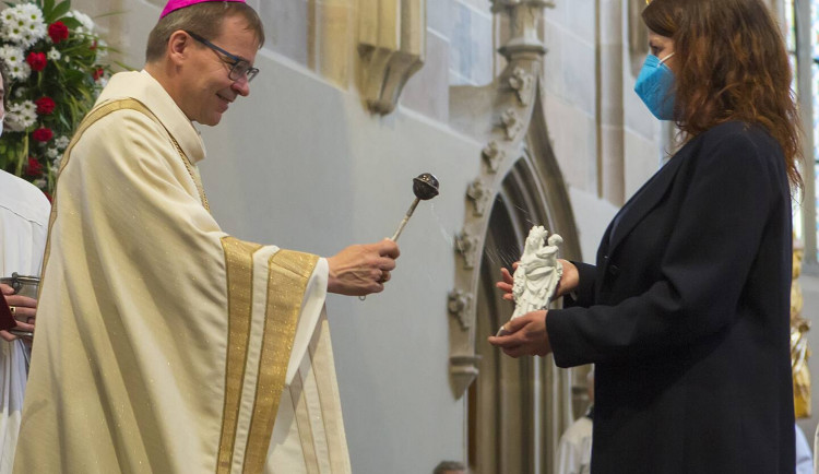 Výroba replik Plzeňské madony znovu ožívá, nově vznikla sběratelská edice z porcelánu