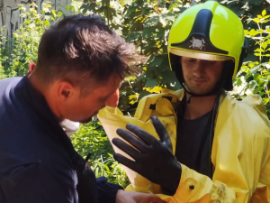 Firma, kde chemikálie usmrtily dva lidi, nabídne jejich rodinám pomoc