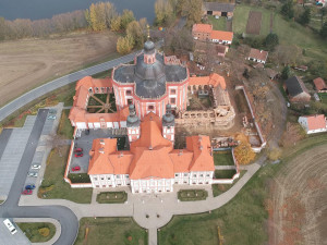 Veřejnosti se poprvé představil nově postavený ambit a kaple v Mariánské Týnicise poprvé představil nově postavený ambit a kaple v Mariánské Týnci