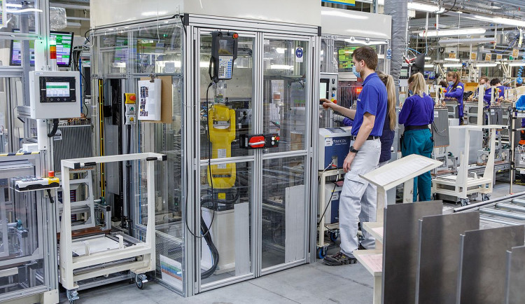 Desítky pracovních míst nabízí plzeňský Daikin, zatímco ostatní společnosti propouštějí