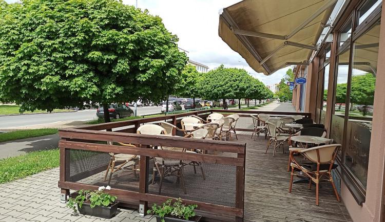 Slovany letos prominou místní poplatek za užívání veřejného prostranství