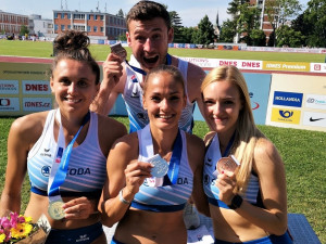 Atleti z AK Škoda Plzeň přivezli z mistrovství republiky mužů a žen famózních 15 medailí